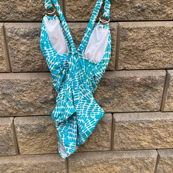 OLD NAVY ONE PIECE - Picture 3 of 5